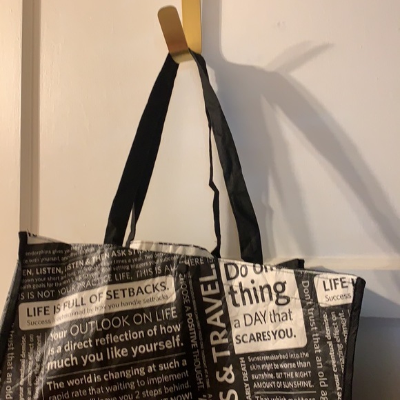 LULULEMON MANIFESTO GYM BAG LARGE Black, WHITE, RED 13” x 15” REUSABLE TOTE - Picture 7 of 12